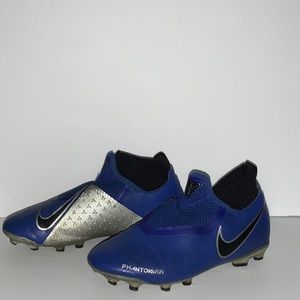 NIKE PHANTOM VSN BOYS SOCCER CLEATS SZ 3